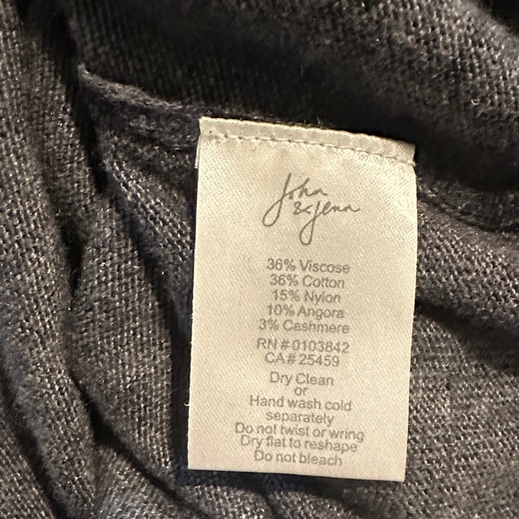 John & Jenn Scoop Neck Oversized Leopard Print Women's Sweater Large - Picture 5 of 5